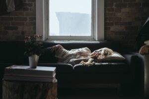 Gdzie sprawdzi się sofa rozkładana?